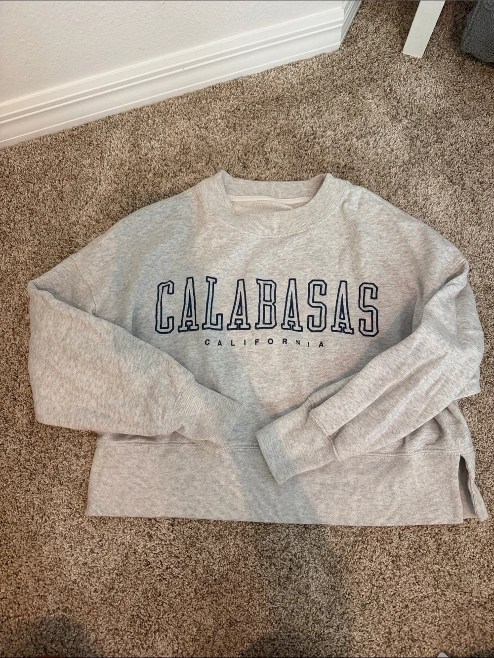Abercrombie Calabasas California Grey Graphic Sweatshirt waist length